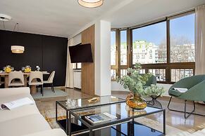 Luxury Apartment in City Center. Puerta Real II