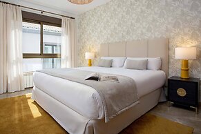 Luxury Apartment in City Center. Puerta Real II