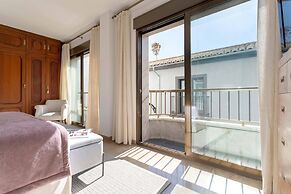 Luxury Apartment in City Center. Puerta Real II