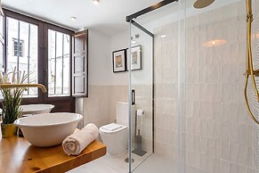 Luxury House in Granada Center. Reyes II