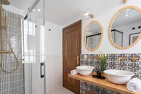 Luxury House in Granada Center. Reyes II