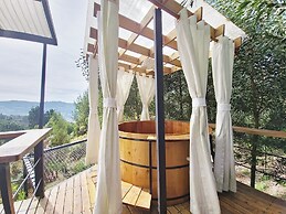 Lakeside Glamping With View, Fire Pit & Hammock