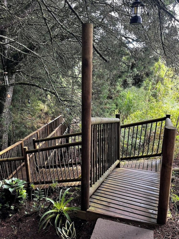 Lakeside Glamping With View, Fire Pit & Hammock