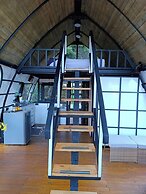 Lakeside Glamping With View, Fire Pit & Hammock