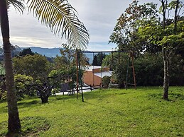 Lakeside Glamping With View, Fire Pit & Hammock