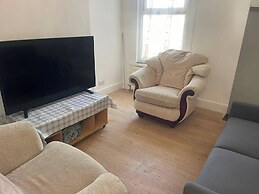 Cosy Croydon Apartment With 2 Bedrooms