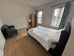 Cosy Croydon Apartment With 2 Bedrooms