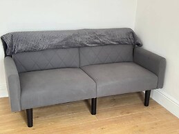 Cosy Croydon Apartment With 2 Bedrooms