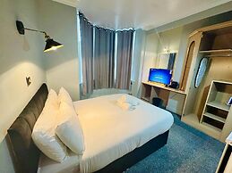 Sachi Hotel