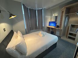 Sachi Hotel