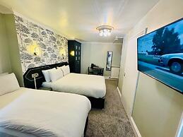 Sachi Hotel