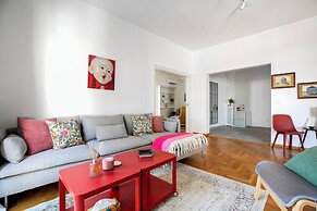 Artsi - 3BR Apt w Balcony in Athens