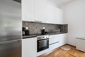Artsi - 3BR Apt w Balcony in Athens