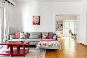 Artsi - 3BR Apt w Balcony in Athens