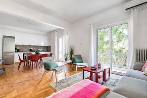 Artsi - 3BR Apt w Balcony in Athens