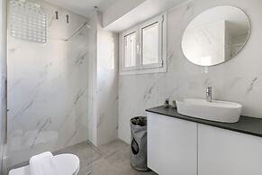 Artsi - 3BR Apt w Balcony in Athens