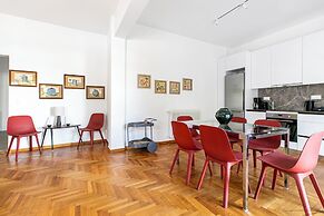 Artsi - 3BR Apt w Balcony in Athens
