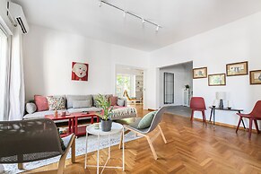 Artsi - 3BR Apt w Balcony in Athens