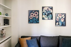 Artsi - 3BR Apt w Balcony in Athens