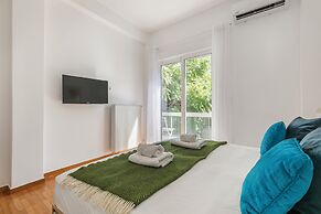 Artsi - 3BR Apt w Balcony in Athens