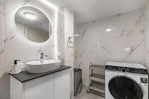Artsi - 3BR Apt w Balcony in Athens