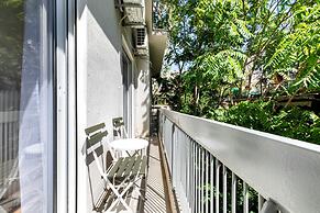 Artsi - 3BR Apt w Balcony in Athens