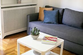 Artsi - 3BR Apt w Balcony in Athens