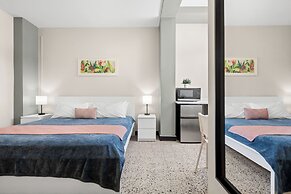 Olimpo Court by Otium