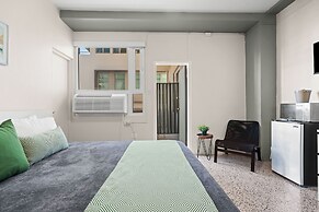 Olimpo Court by Otium
