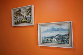Georgias Gate Studio Cottage - Sleeps 4 & Pets Ok