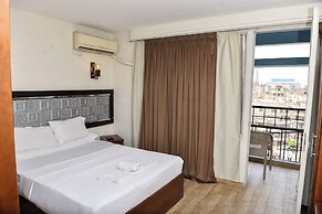 lora Altahrir hotel