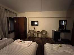 lora Altahrir hotel