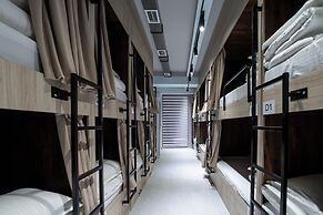 Qlife Capsule Hostel