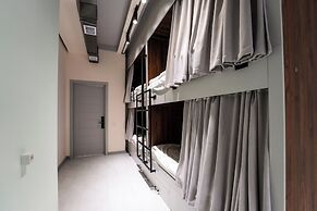 Qlife Capsule Hostel