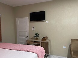 360 Rokview Suites