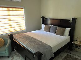 360 Rokview Suites