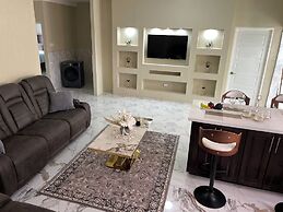 360 Rokview Suites