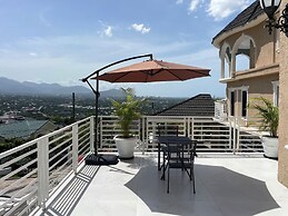 360 Rokview Suites