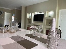 360 Rokview Suites