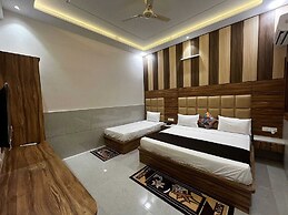 Taj Belleza Vista By Trippizo