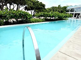 Luxury 2BR Bolongo Ocean View Private Beach