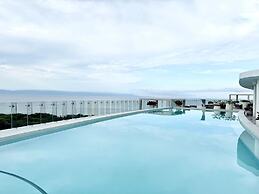 Luxury 2BR Bolongo Ocean View Private Beach