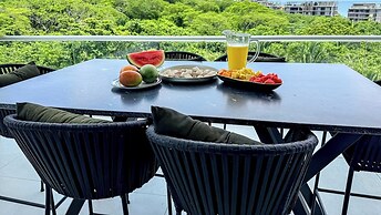Luxury 2BR Bolongo Ocean View Private Beach
