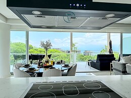 Luxury 2BR Bolongo Ocean View Private Beach