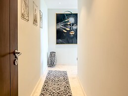 Luxury 2BR Bolongo Ocean View Private Beach