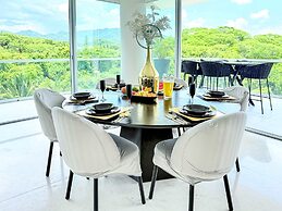 Luxury 2BR Bolongo Ocean View Private Beach