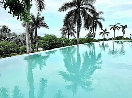 Luxury 2BR Bolongo Ocean View Private Beach