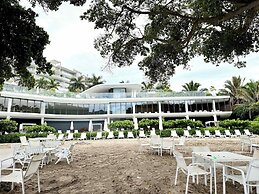 Luxury 2BR Bolongo Ocean View Private Beach