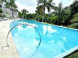 Bolongo: Your Exclusive Oceanfront Escape