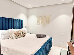 Bolongo: Your Exclusive Oceanfront Escape